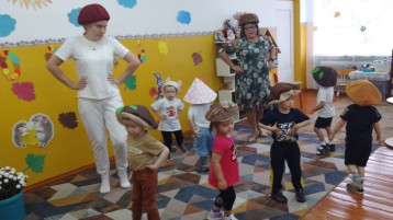 Праздник "Осенняя пора"во второй младшей группе Праздник "Осенняя пора"во второй младшей группе.